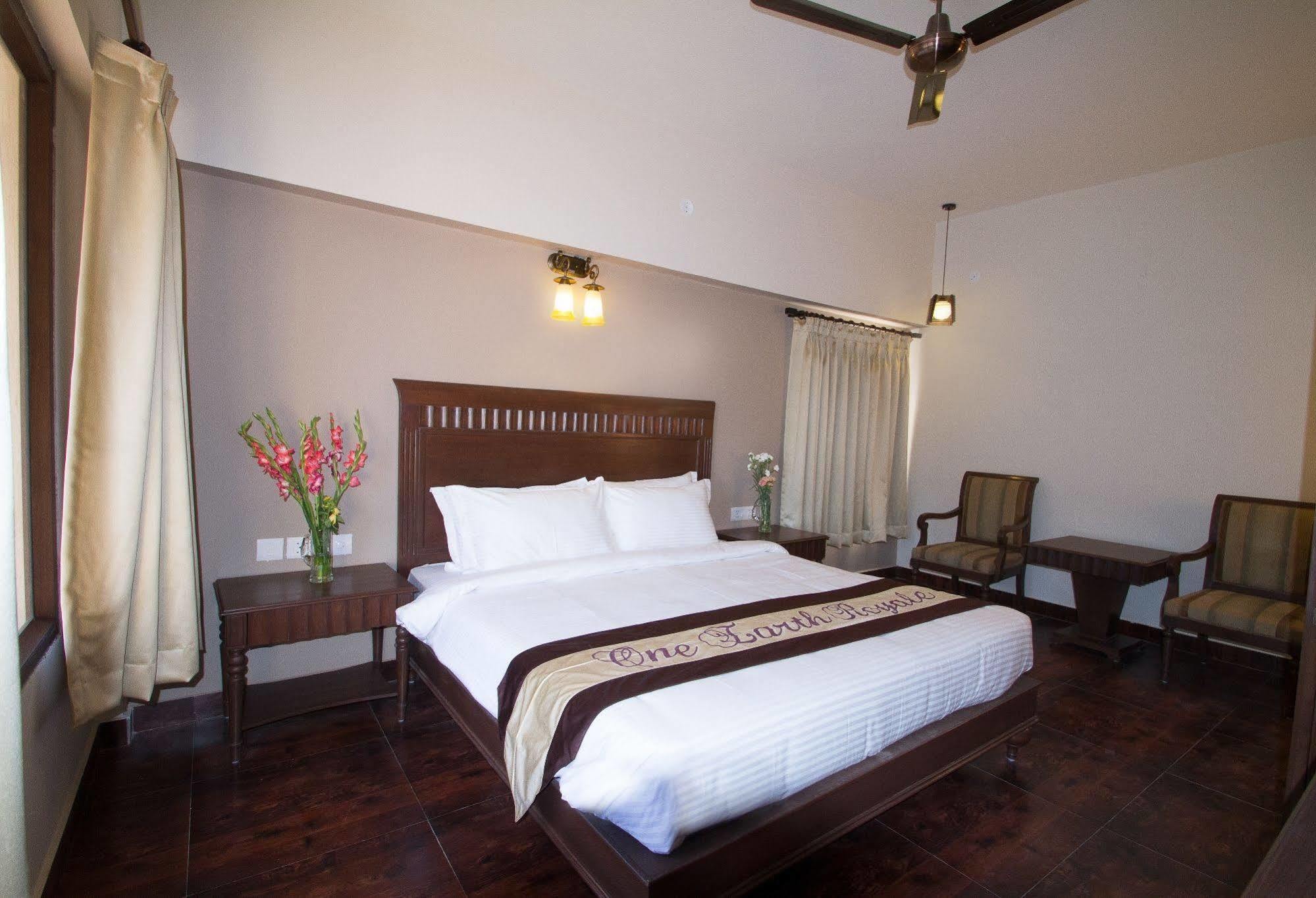 One Earth Royale Boutique Hotel Массури Экстерьер фото